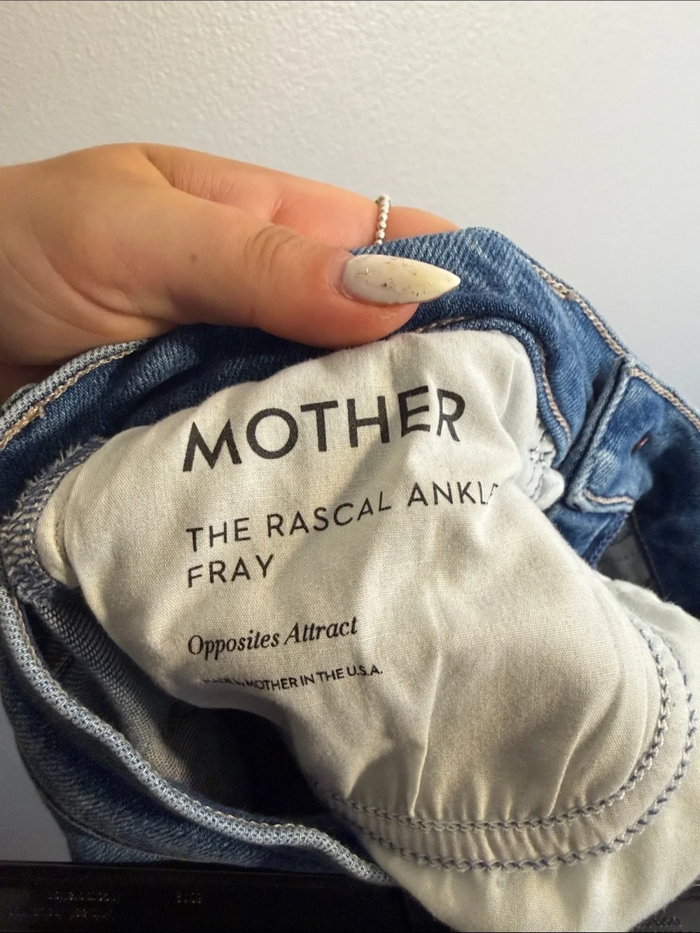 MOTHER Denim The Rascal Ankle Fray in Opposites Attract - 25